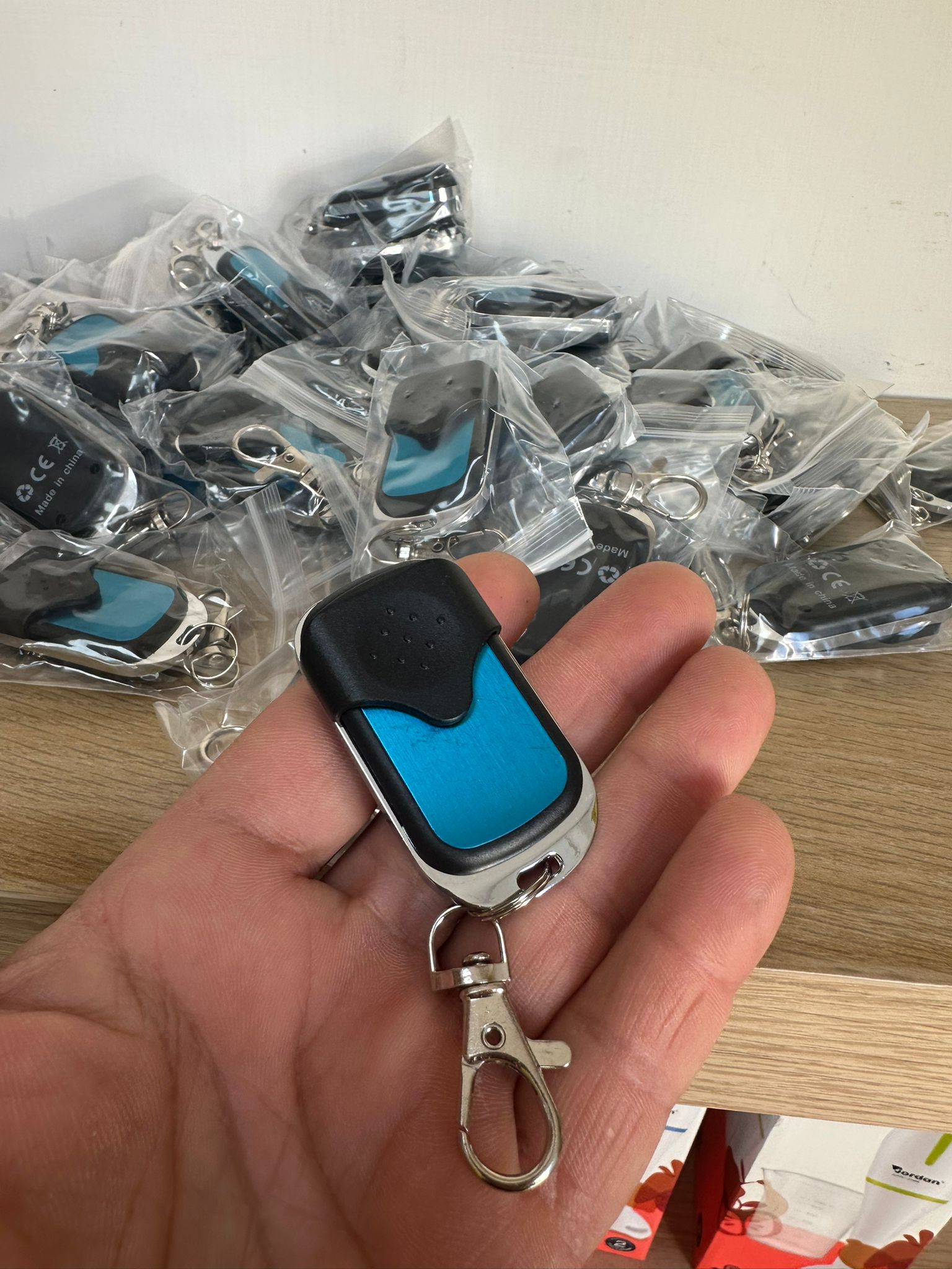 Telecomando Wireless Universale a 4 Canali – A/B/C/D (433 MHz)